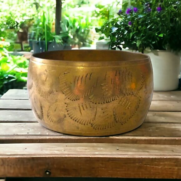 Vintage Etched Brass Bangle Bracelet Engraved Estate Bronze Patina Chunky Boho. - Picture 16 of 16